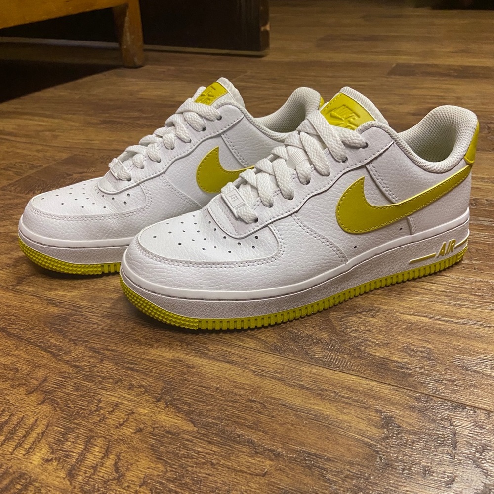 Nike Women’s Air Force 1